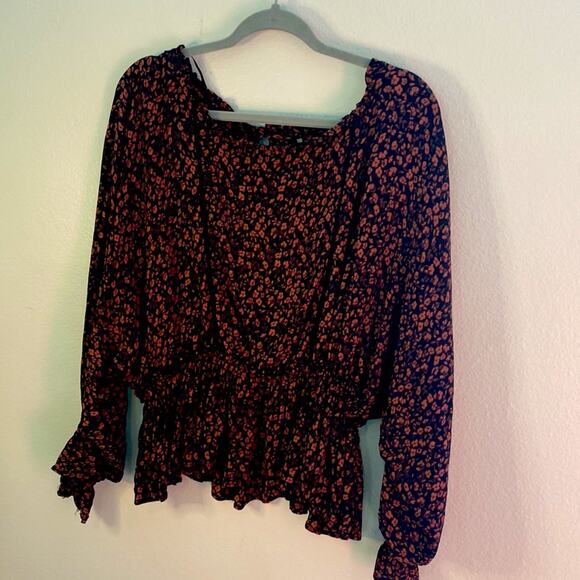 Free People dark floral bohemian elastic waist flowy  blouse size large - Picture 2 of 11